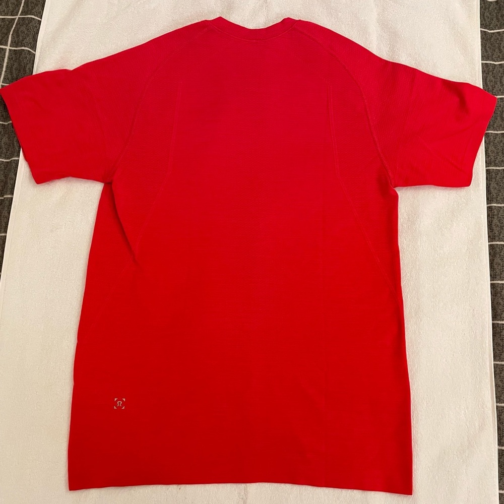Lululemon New Year training T-Shirt